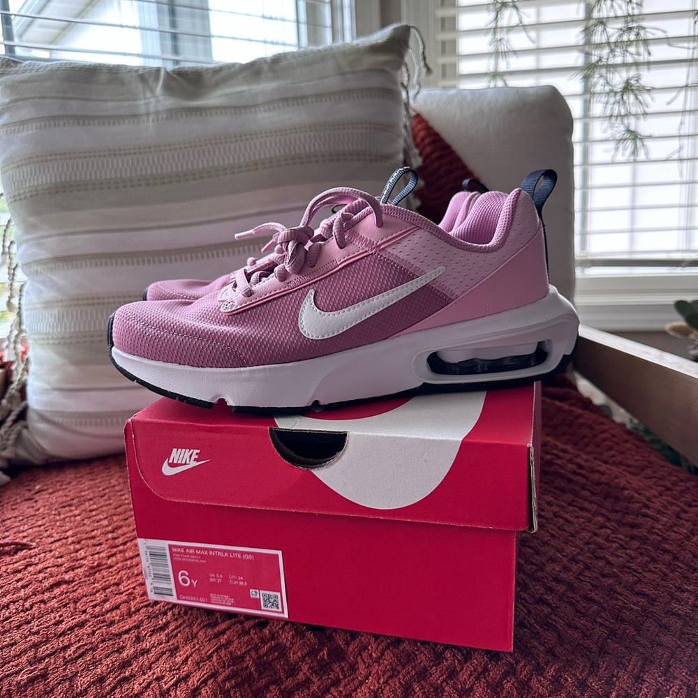 Nike Pink Air Max Shoes